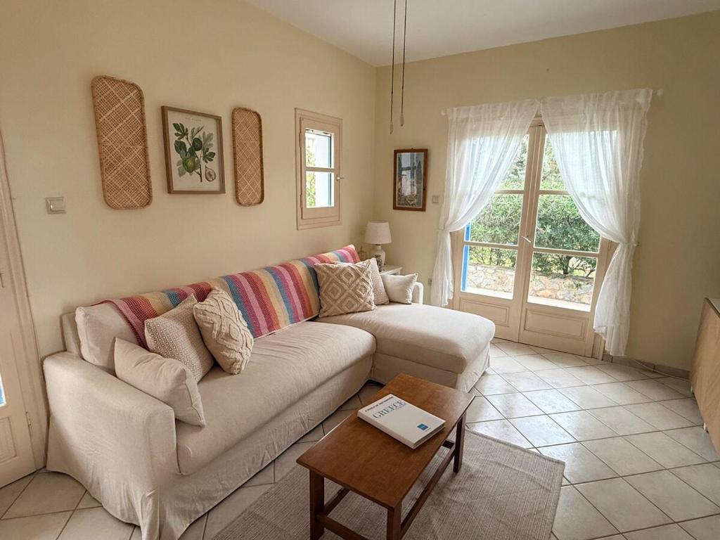 Villa Galazia living area
